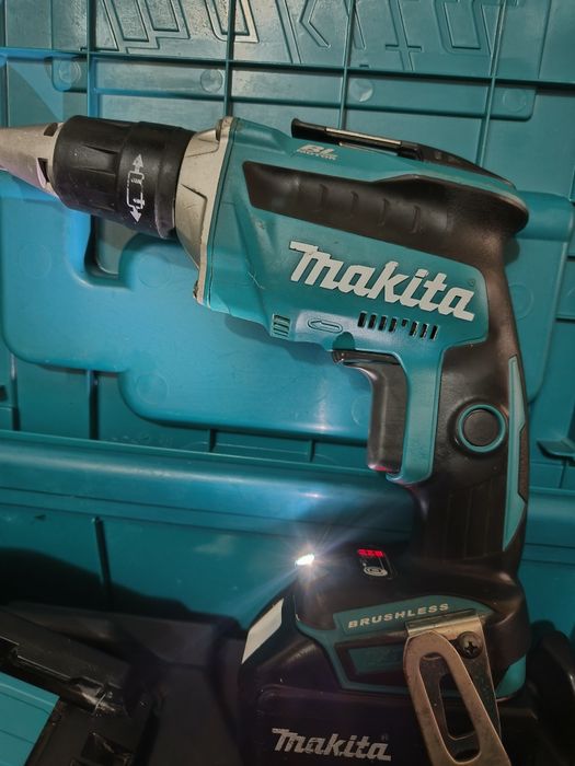 Filetanta pentru rigips Makita DFS 452 ca noua