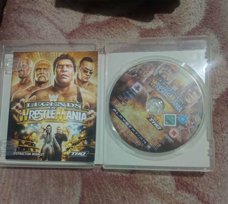 Vând jocuri PS 3 care vine împreună cu maneta