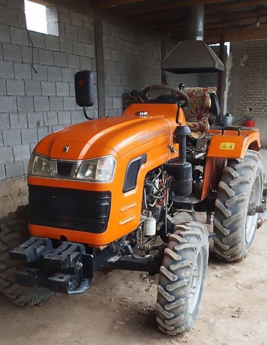 Traktor sotiladi Chimgan 304