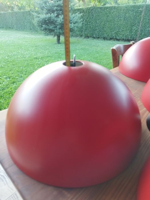 Продавам червени лампи полюлей