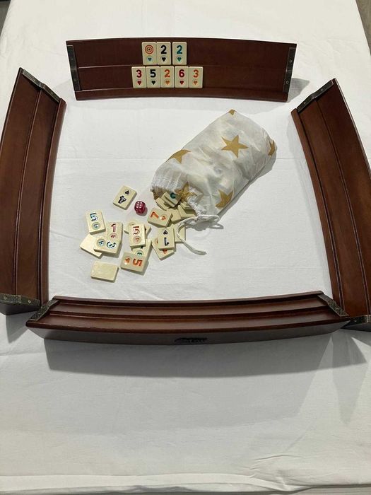 Joc Remi Remy. Table curbate grele din lemn masiv lacuit. NOU