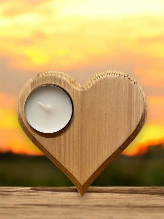 Ръчно изработени свещници от дърво