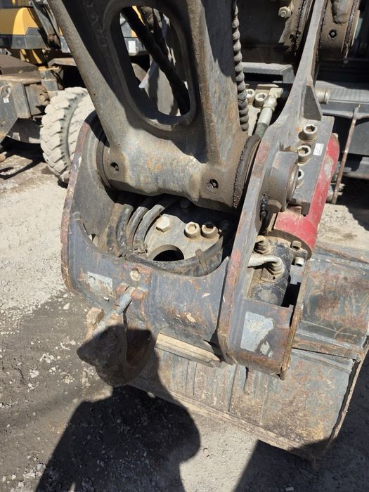 Volvo 140 Hyundai 140 Doosan 360 gradusli adapter