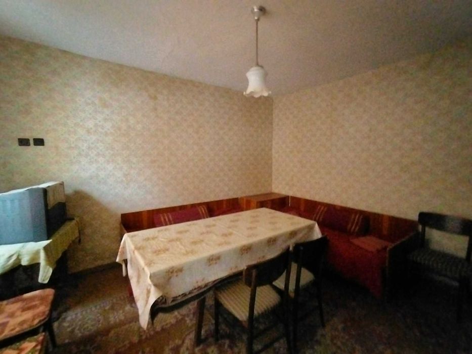 Продава къща в с.Радилово