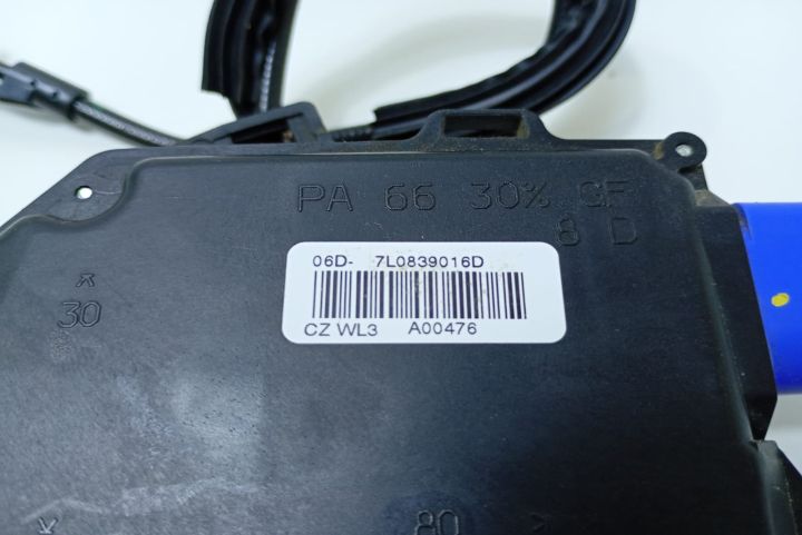 Broasca usa  dreapta spate 7L0839016D Volkswagen VW Golf a 5-a genera