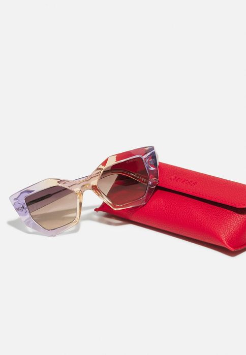 Оригинални дамски слънчеви очила Guess -59%