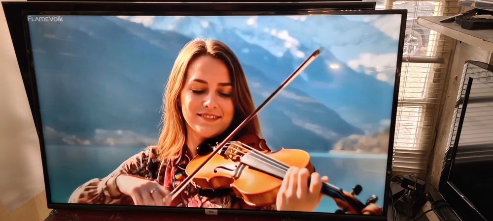 55" Телевизор TCL 55DB600 -Smart TV/4K /UHD - перфектен