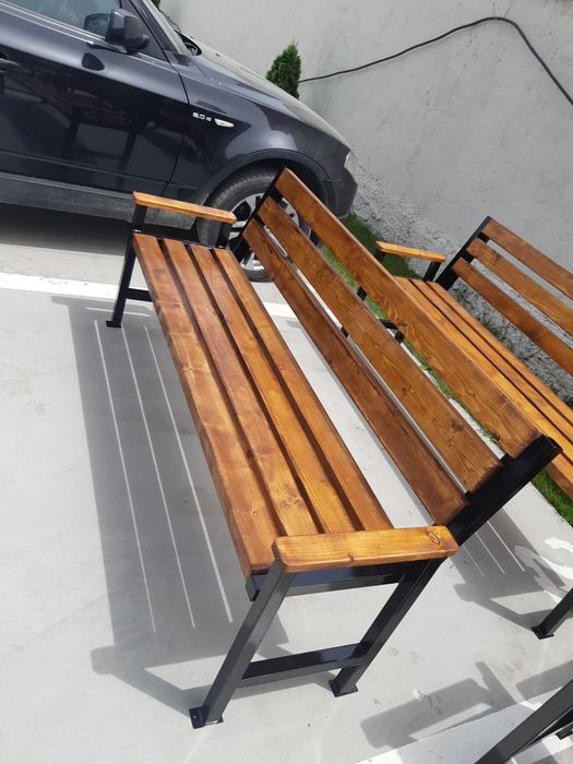 Bancă cu cotieră pentru grădină sau terasă