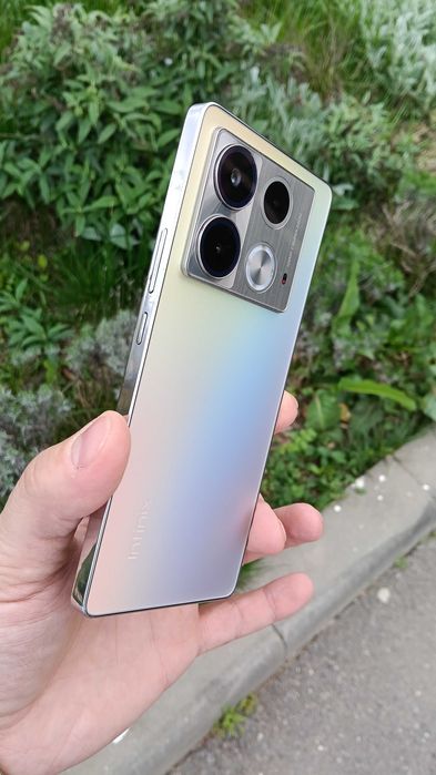 Infinix Note 40 Impecabil