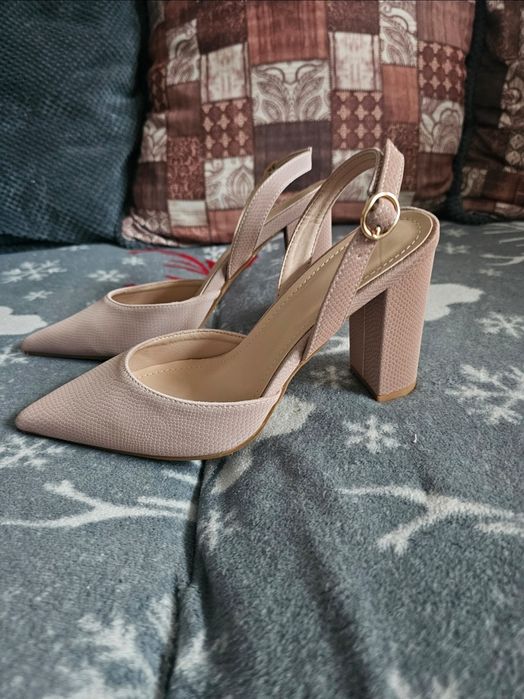 Pantofi eleganți roz cu toc de 10 cm marime 39 noi