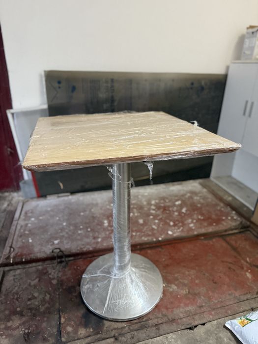 Mese bar/terasă cu picior inox – stare bună