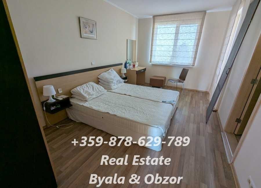 Тристаен апартамент на първа линия в гр.Обзор