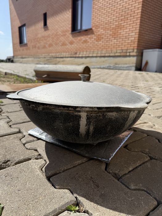 Продам казан с крышкой