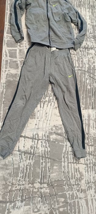Екип на Nike размер С