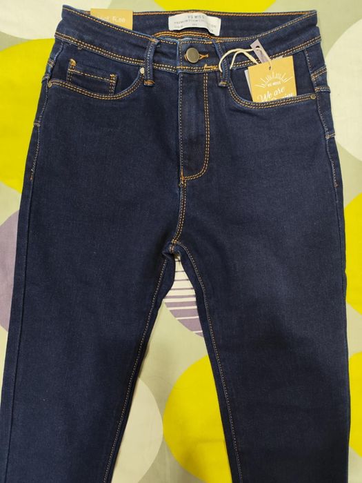 Дамски дънки с повдигащ ефект