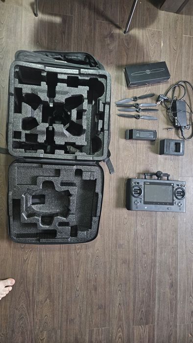 Yuneec typhoon h accesorii (telecomanda st16,acumulator+incarcator etc