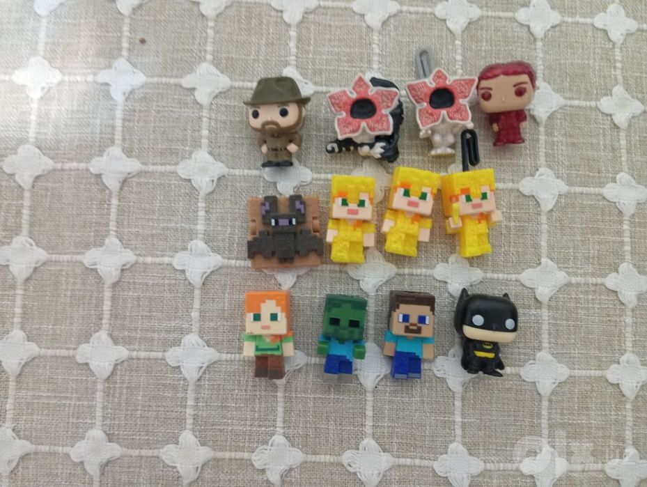 Продаю игрушки осд и Майнкрафт