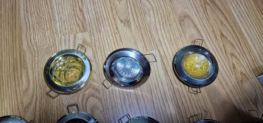 Spoturi incastrabile