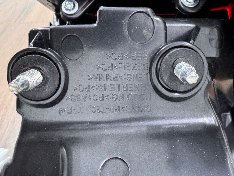 Фонарь задний левый наружный Jetour X70