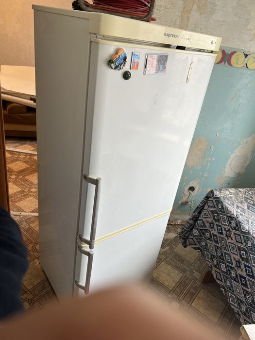 Холодильник LG , в бывшем употреблении