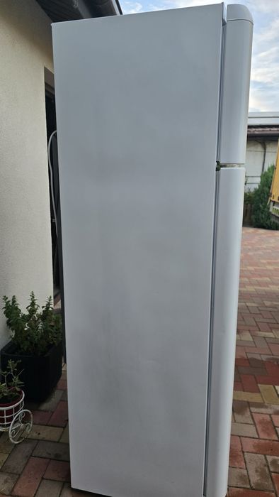 Frigider cu congelator