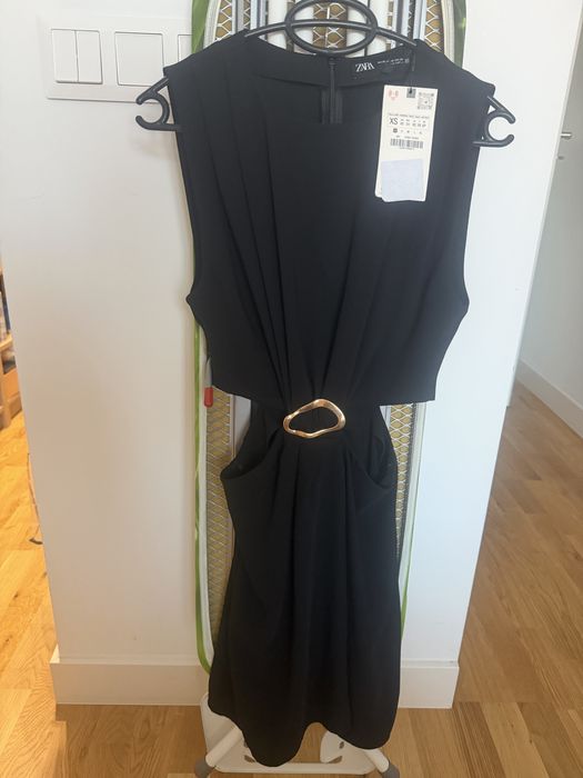 Черна рокля Zara