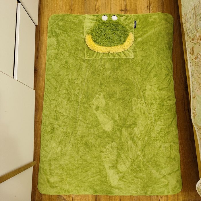 Поларено одеялце жабка