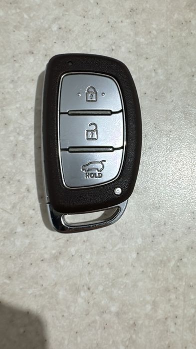 Продам смарт ключ на Хюндай