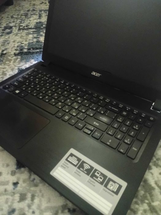 Notebook, Acer. Sotiladi. E'lon.