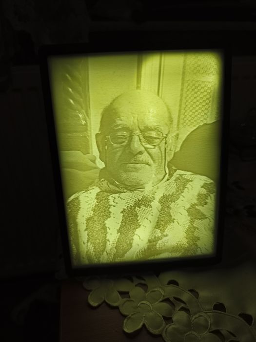 Tablou 3D personalizat din poza ta – cu lumină LED