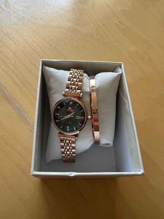 Дамски Часовник с гривна и колие