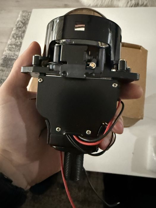 Bi-LED Проекторни Фарове 3.0” – Къси + Дълги H4/H7