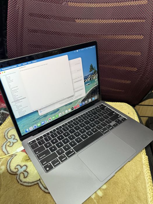 MacBook Air M1 256 гб 8 ОЗУ