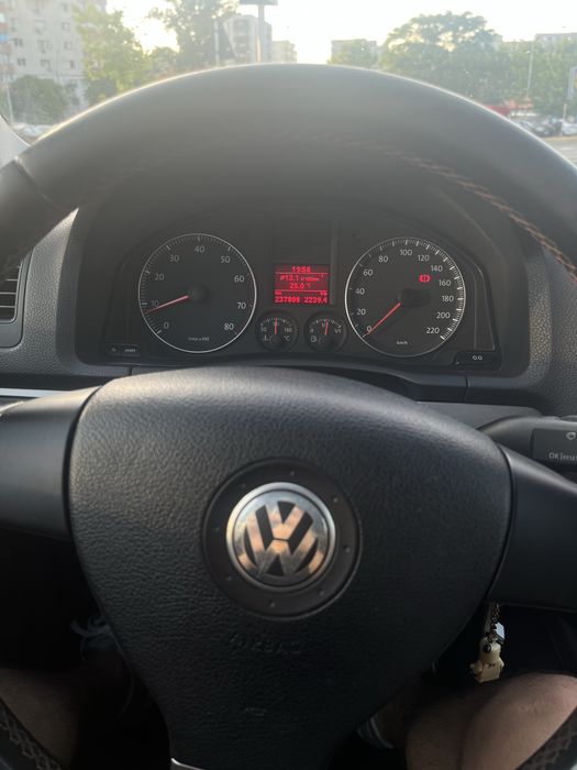 Volkswagen GOLF 5