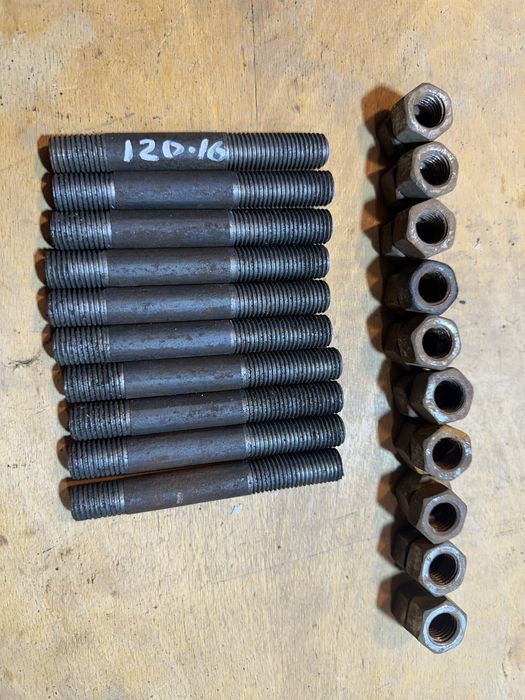 Продаю болты и шпильки