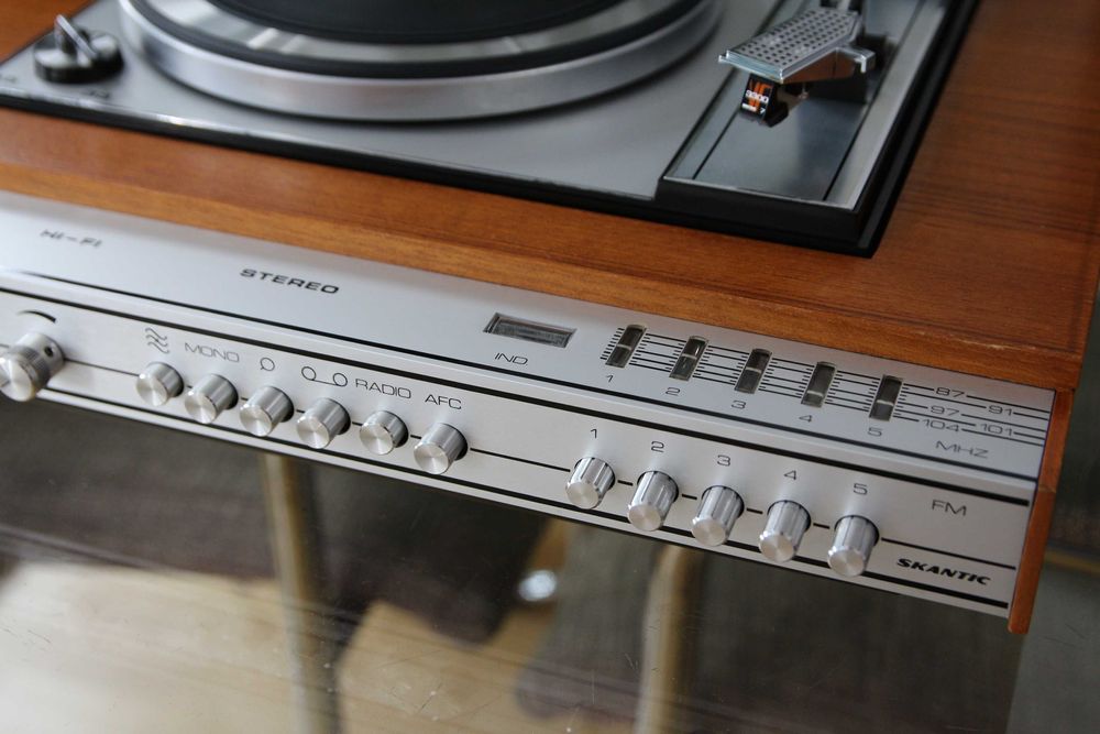 Luxor / Skantic 3811 cu doza Micro Seiki V3300/7 si boxe Philips 6442.