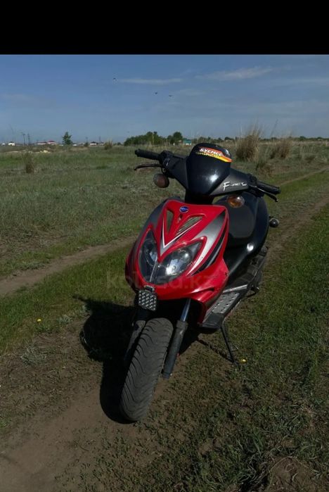 Скутер Keeway 150