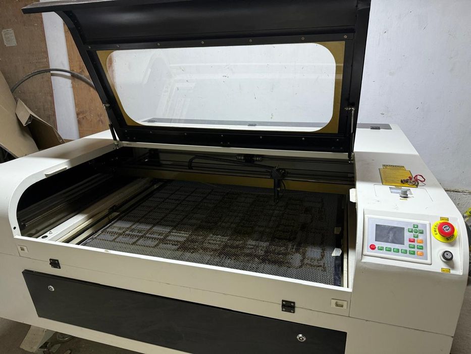 Лазерный станок CO2 Ruida 1390