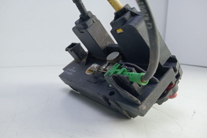 Broasca usa culisanta 91166225 Nissan Primastar prima generatie (face