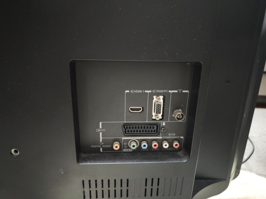 Toshiba LCD 39 инча