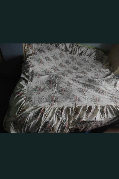 Invelitorie de pat, fețe de pat, cearșafuri și diferite huse de plapume.