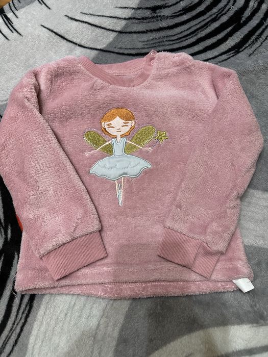 Pulover si pantaloni cu blanita 92