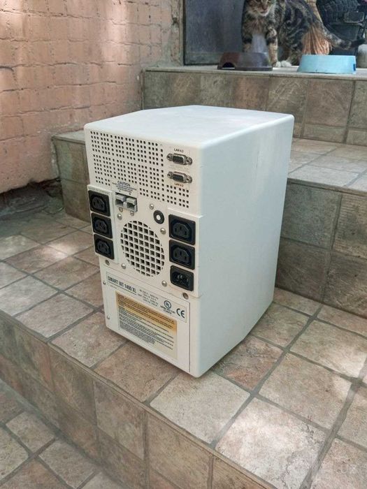 Smart UPS TRIPP-Lite 1400VA аккумулятор LiFePo4 36V 15Ah