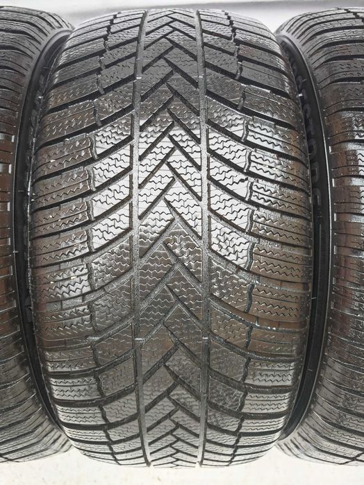 Anvelope 255/45/18 an 2023 iarna M+S BRIDGESTONE BLIZZAK LM005