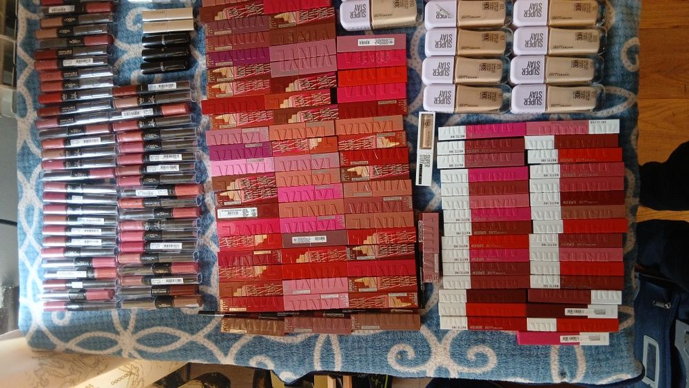 Vând machiaje la buc sau pachet