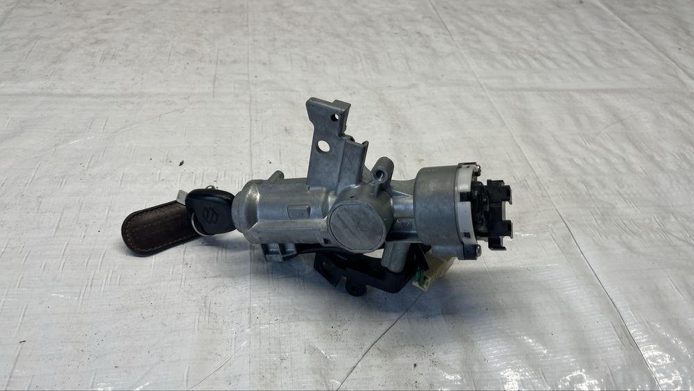 Suzuki Jimny конзола с ключ