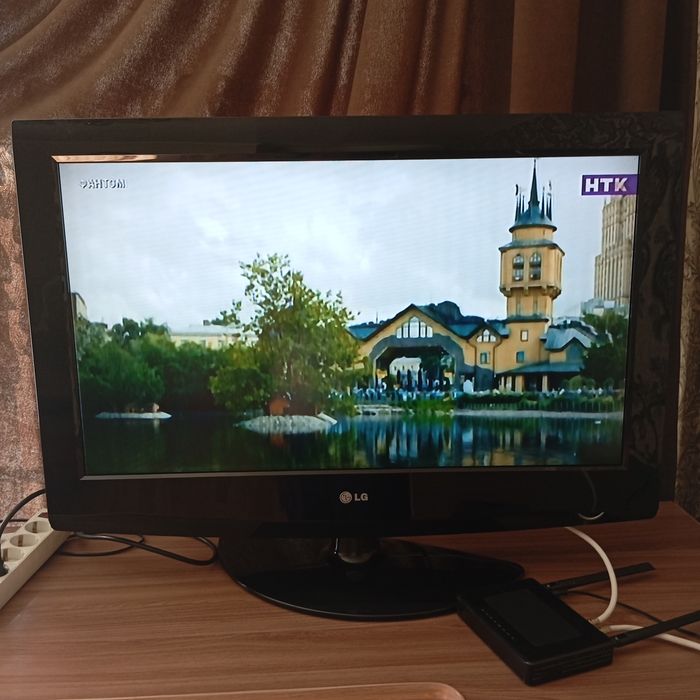 Продаю телевизор LG 32LF 15R