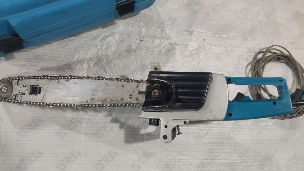Продам электропилу Makita