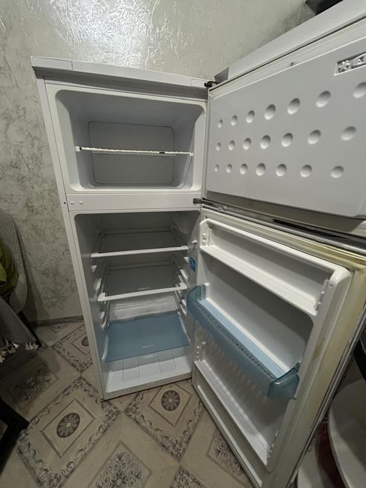 Холодильник продается