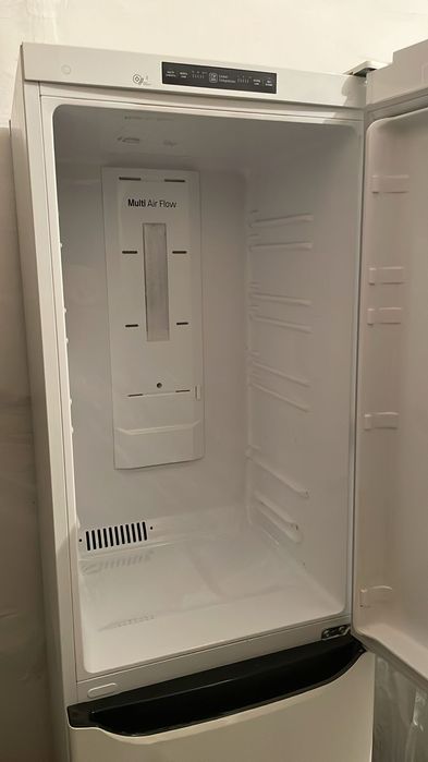Холодильник LG..